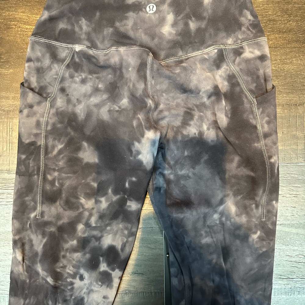 Diamond dye pitch grey graphite grey Lulu lemon woman’s size 4 Align leggings